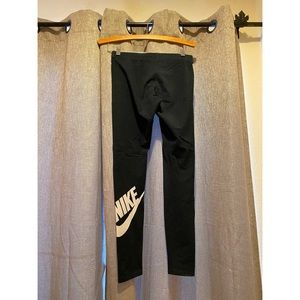 LIKE NEW Nike Leggings